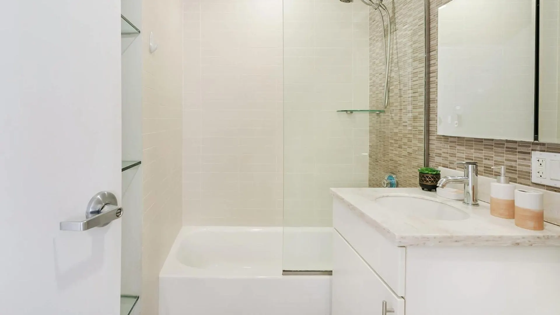 뉴욕 809-5A Gorgeous New 1Br Heart Of Midtown 아파트