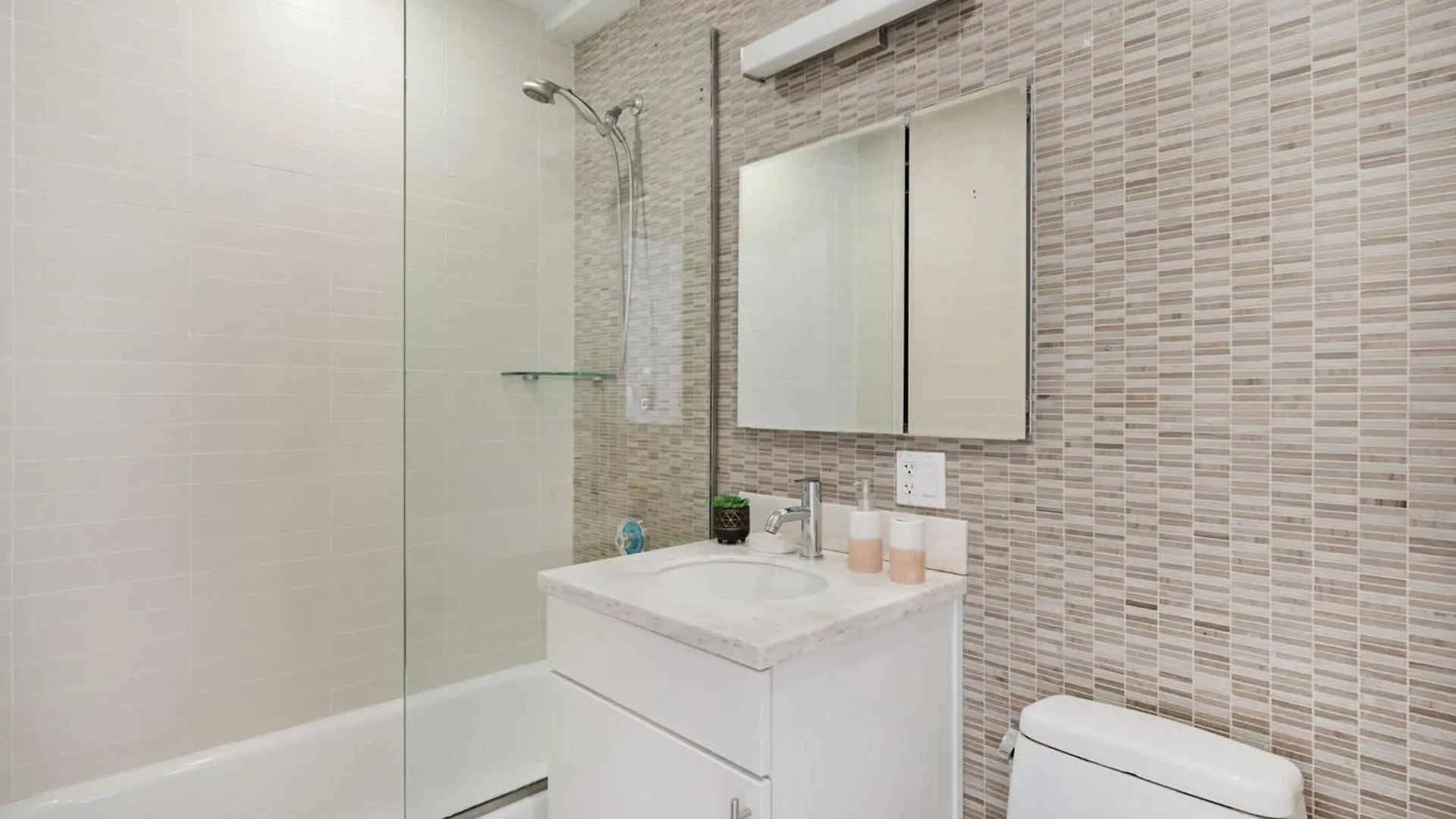 뉴욕 809-5A Gorgeous New 1Br Heart Of Midtown 아파트 미국